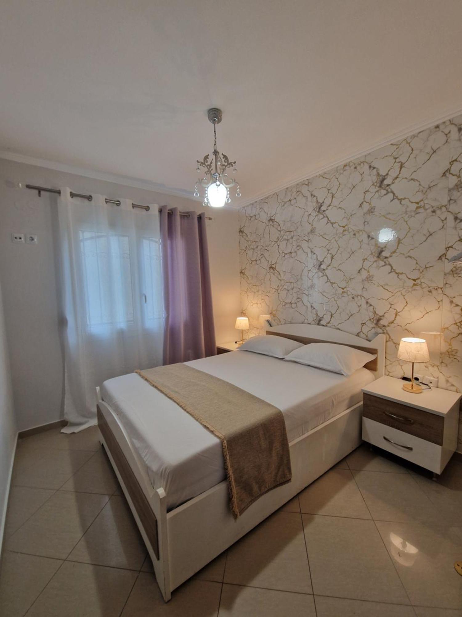 Iro Apartments Néa Péramos Екстериор снимка