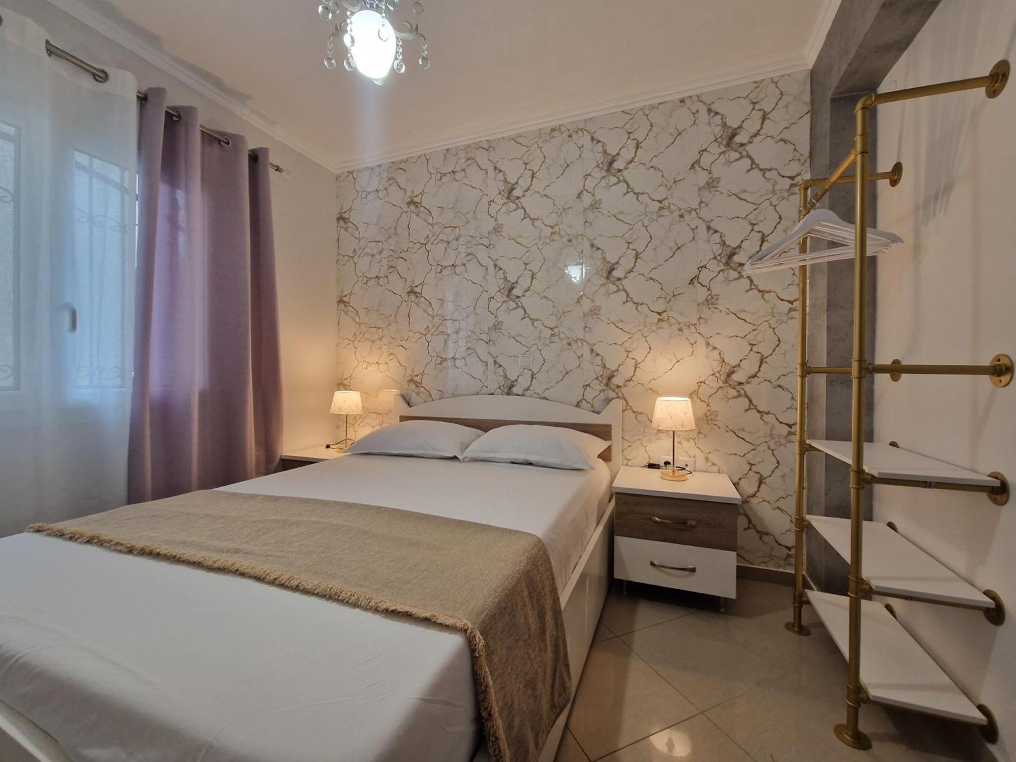 Iro Apartments Néa Péramos Екстериор снимка